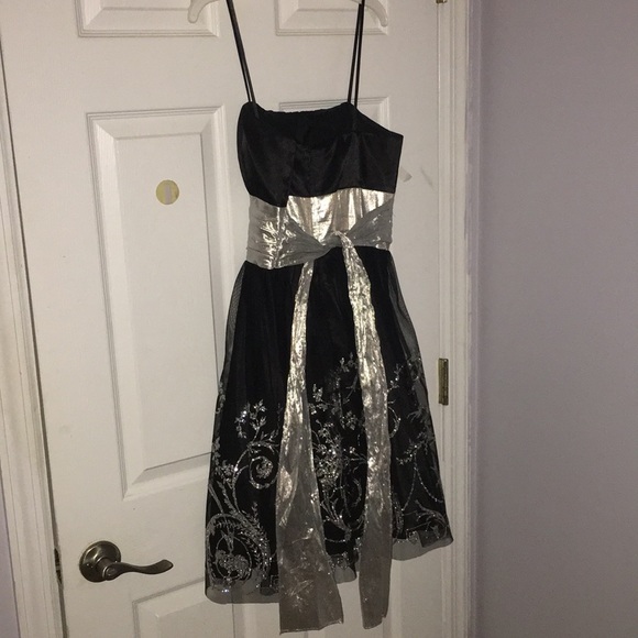 Strapless Prom Dress - Picture 2 of 6